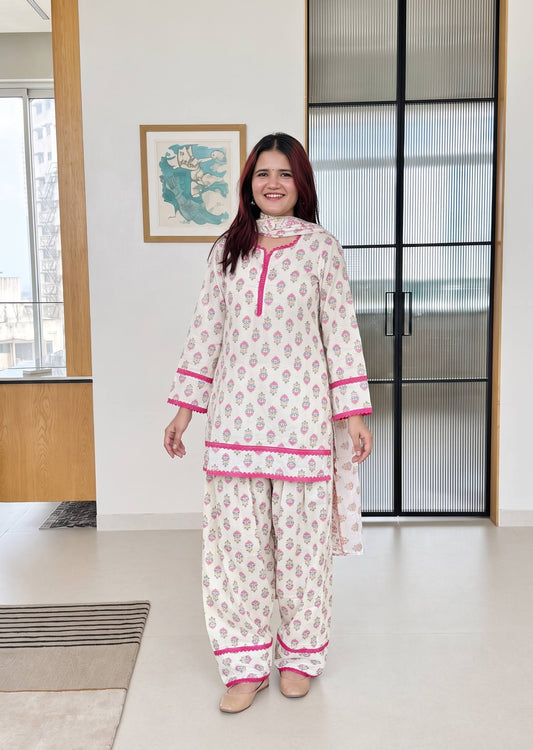 Printed Pure Natural Crepe Farshi Pant Suit Set with Georgette Dupatta
